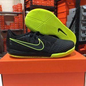 Nike Junior Phantom Venom Academy IC Soccer Shoes!